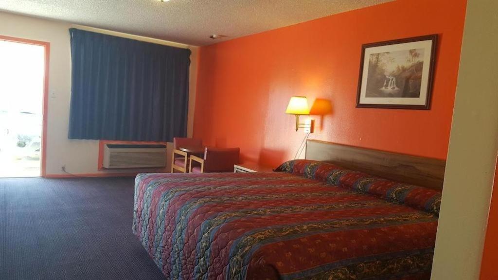 Regency Motel 2*