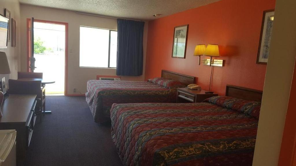 Regency Motel 2*